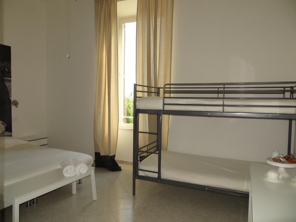 5 Rooms Affittacamere Civitavecchia Room photo