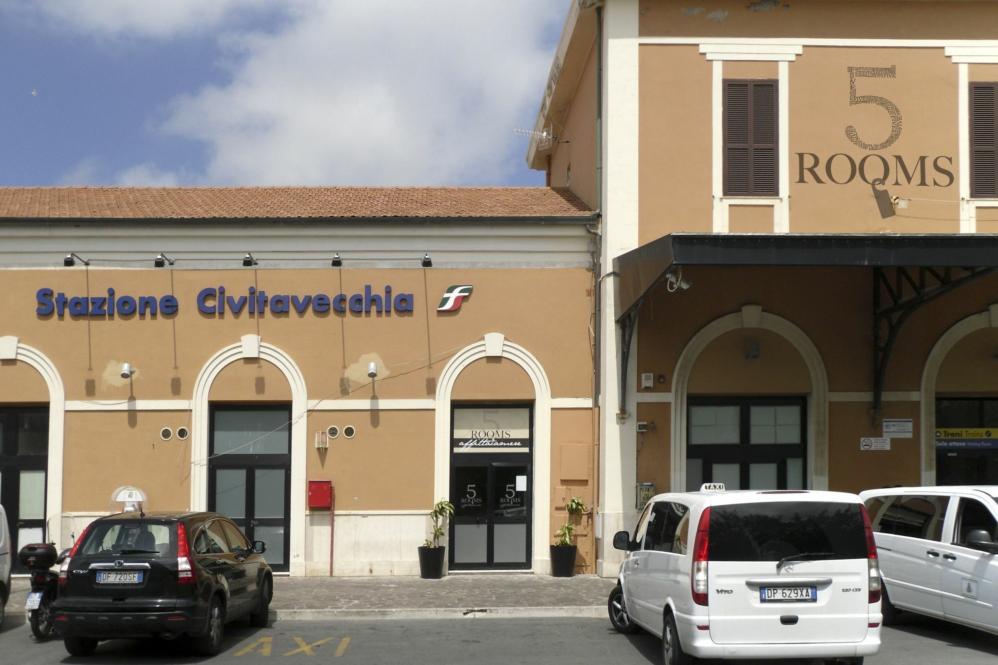 5 Rooms Affittacamere Civitavecchia Exterior photo